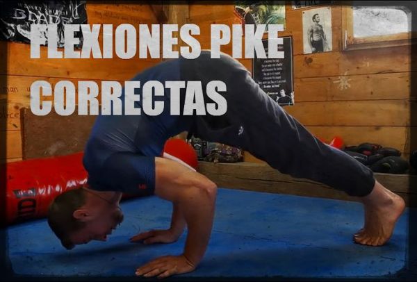Pike push ups en una forma correcta