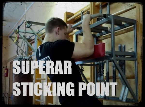 Te explico como superar el sticking point o punto de estancamiento en ejercicios como press banca o dominadas